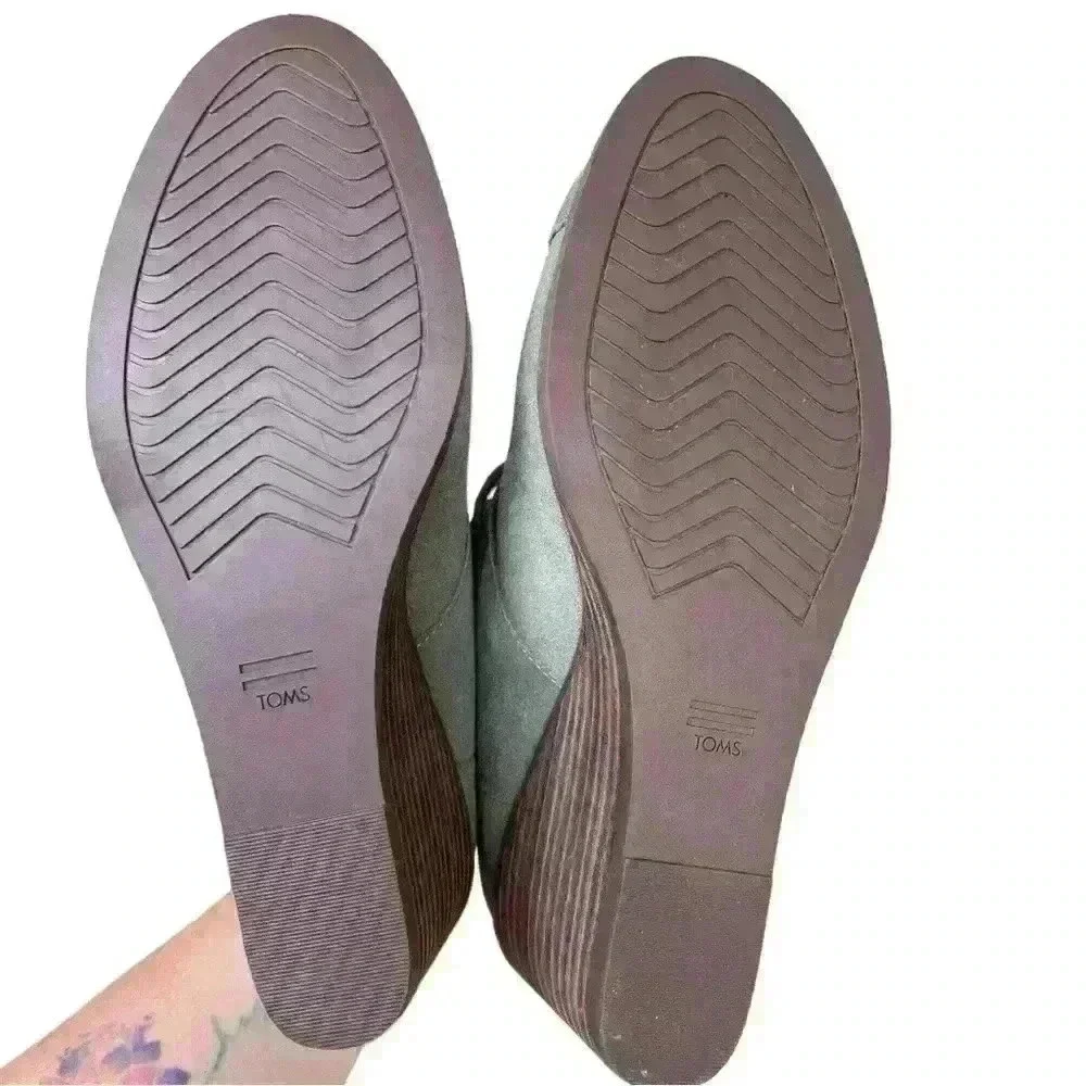 Toms Hyde Wedge Sneakers Ankle Bootie Vetiver Grey Sage Green Suede size 7.5